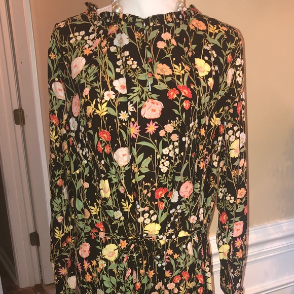 👗Loft FLORAL RUFFLE Split NECK Tie DRESS In BLACK - Picture 3 of 8